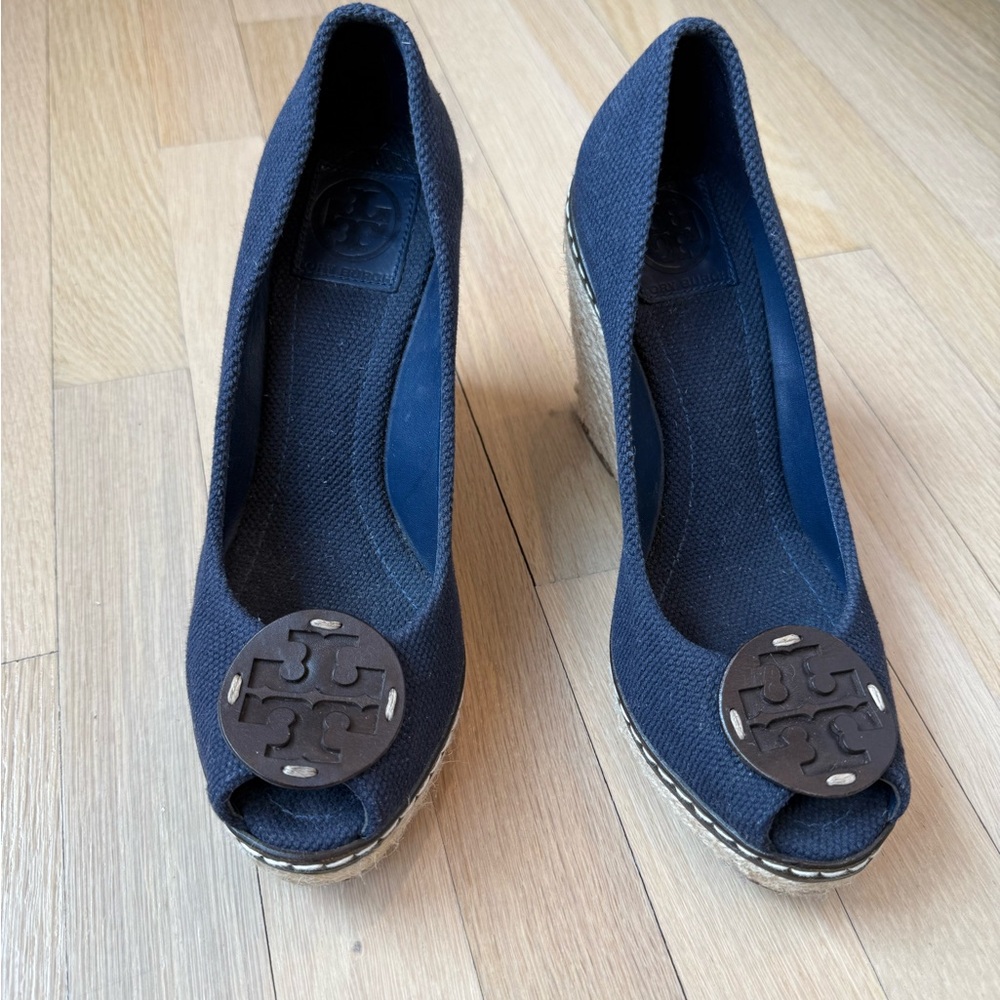 Tory Burch Navy Blue Raffia wedges.